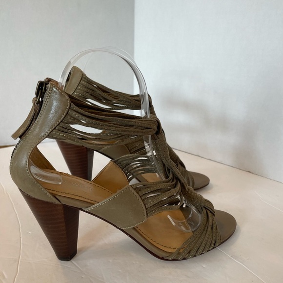 Nine West tan suede strappy zipper back open toe heels shoes size 6 1/2 M - Picture 4 of 9